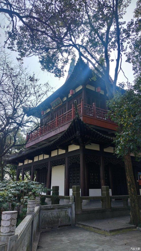 逃离无人大住宅
